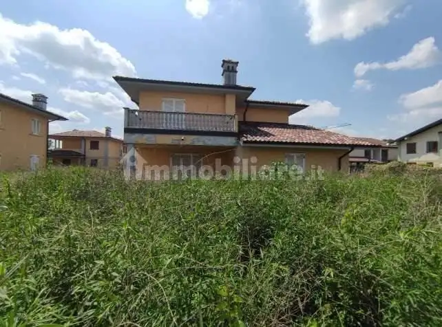 Villa in asta a Roncaro