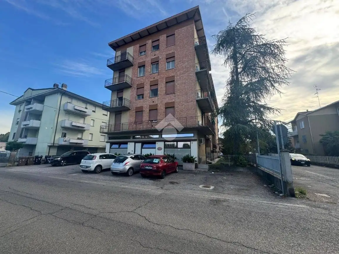 Quadrilocale via G. Leopardi 1, Centro, Castelnovo di Sotto - foto 2