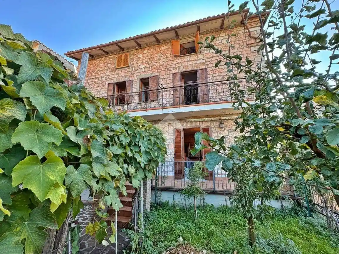 Terratetto unifamiliare via Carbone 68, Centro, Costacciaro - foto 2