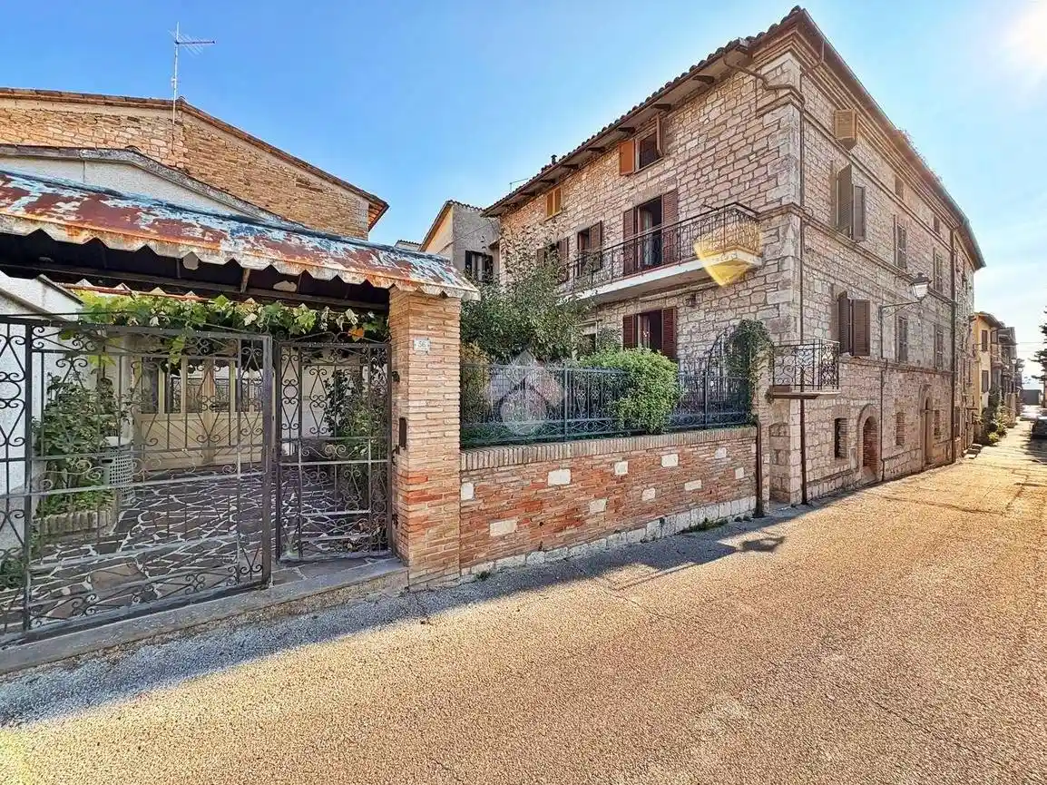 Terratetto unifamiliare via Carbone 68, Centro, Costacciaro - foto 5