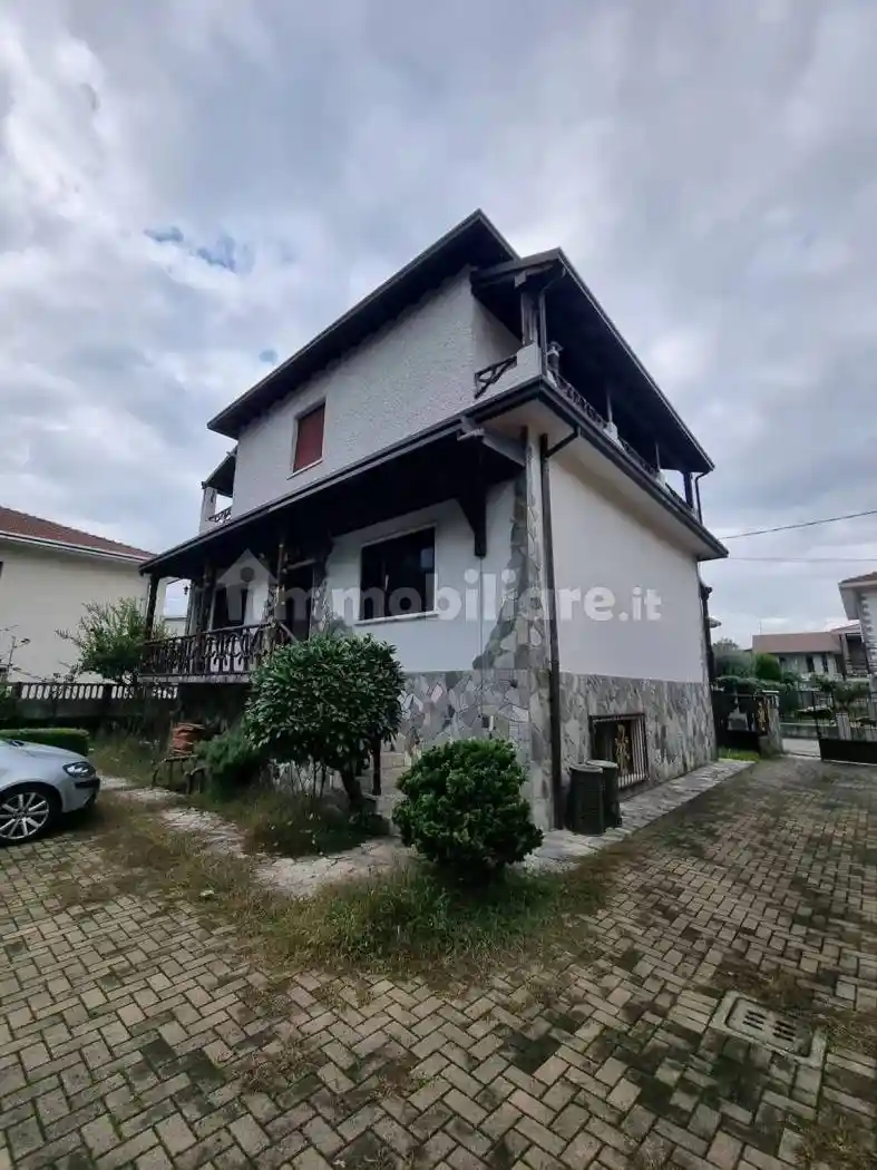 Villa in vendita a Samarate