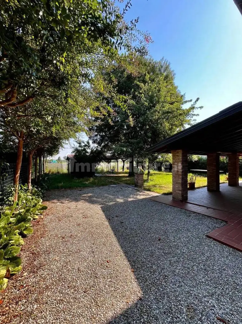 Villa in vendita a Modena