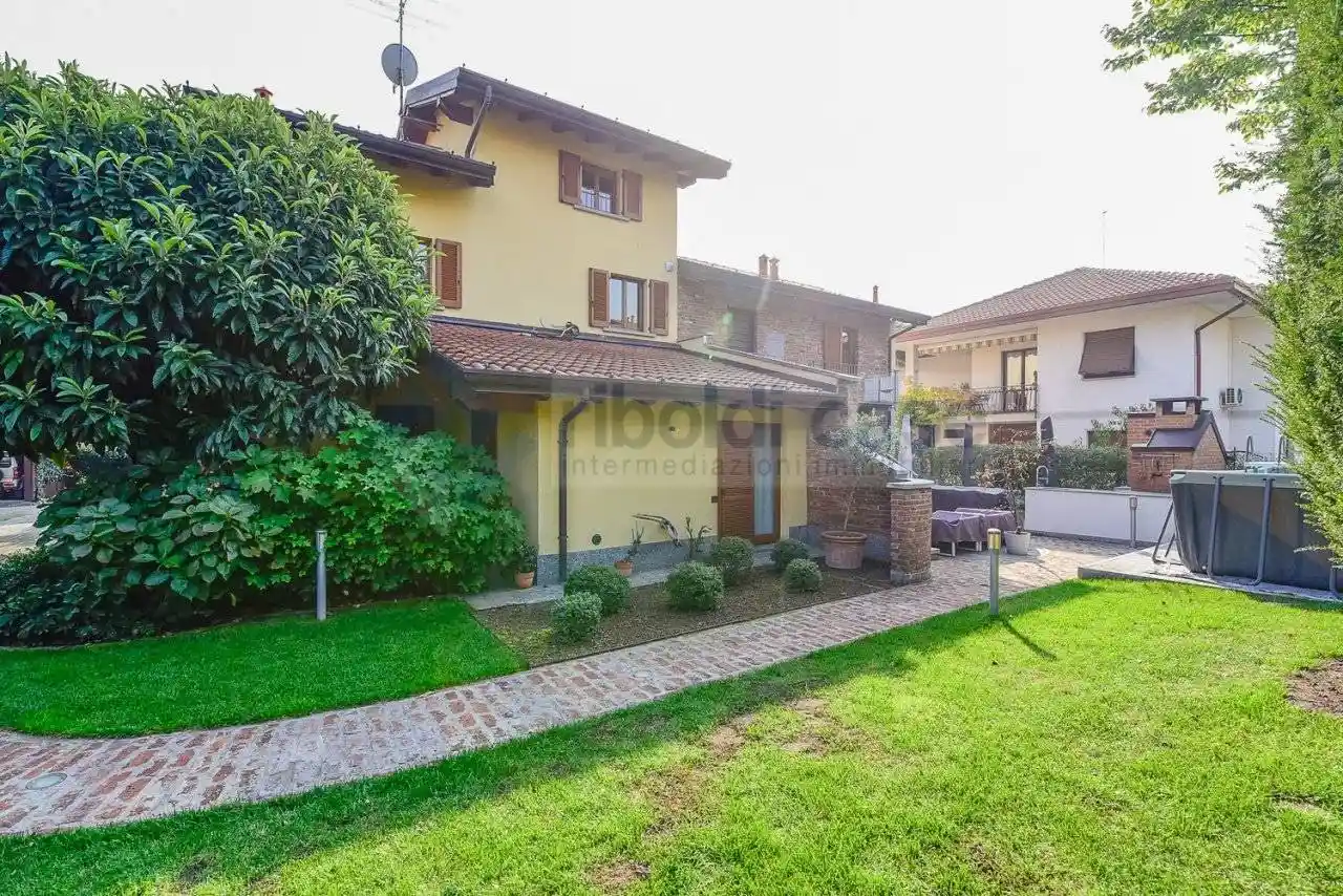 Villa in vendita a Seregno