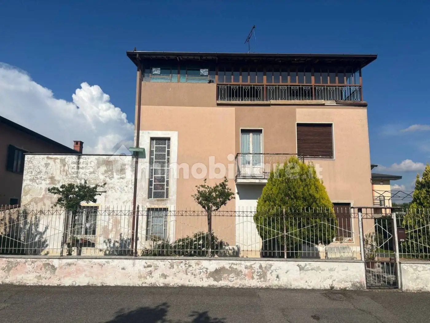 Villa in vendita a Robecco sul Naviglio