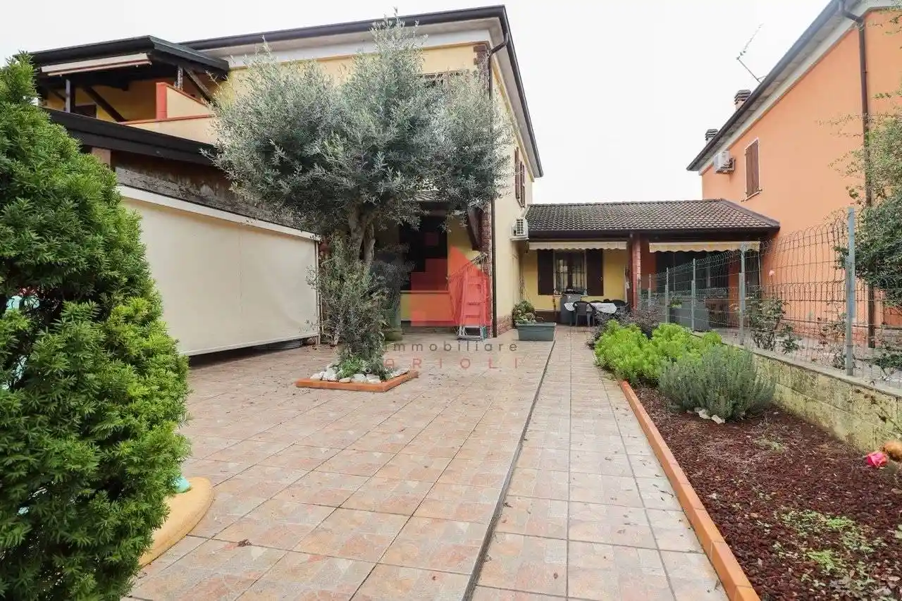 Villetta a schiera - foto 2