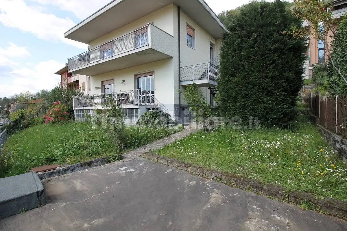 Villa in vendita a Pontida