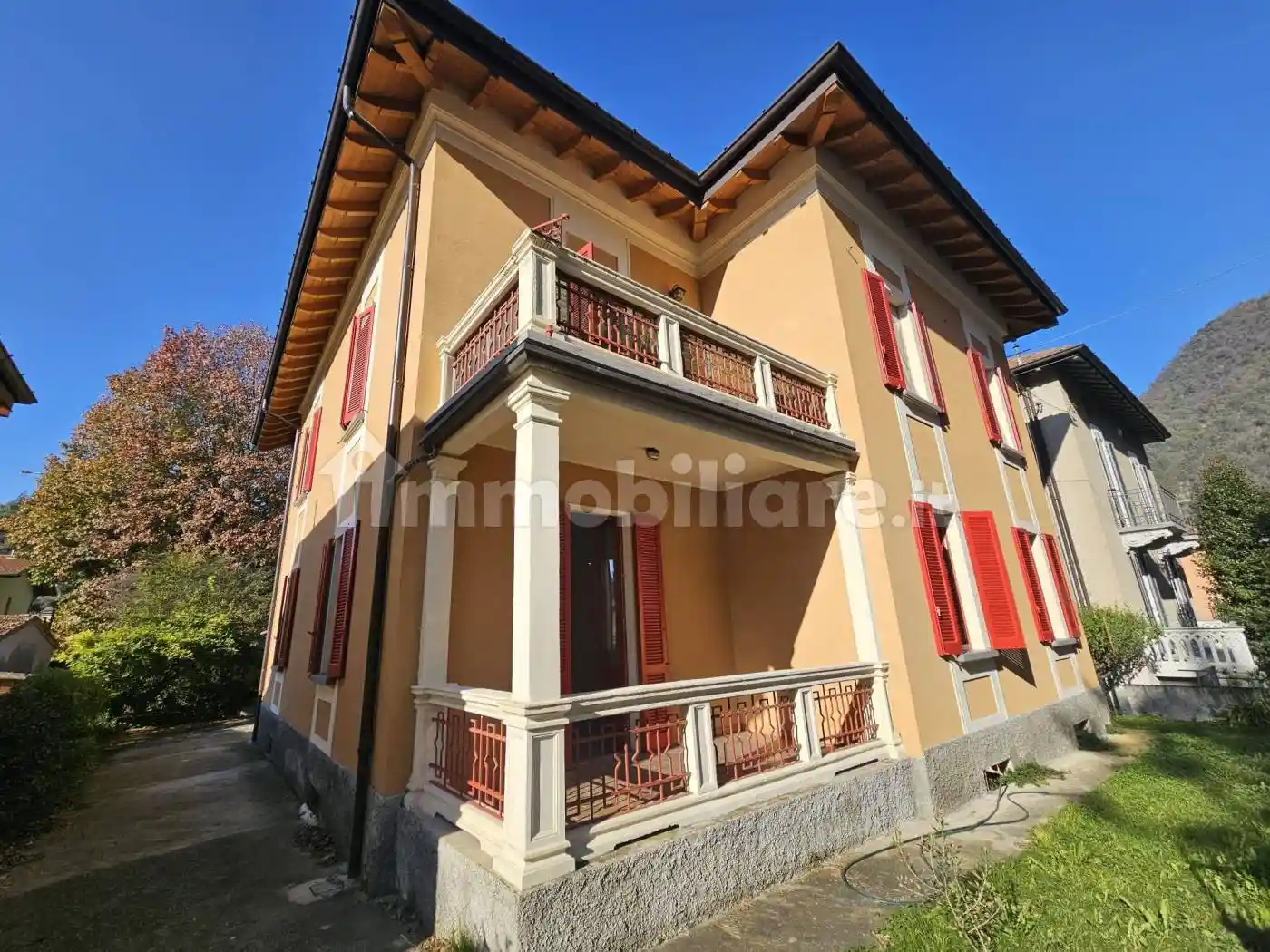 Quadrilocale via Cesare Battisti 50, Laveno, Laveno-Mombello - foto 2