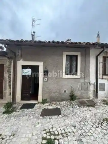 Bilocale largo Bucci, Centro, Rocca di Mezzo - foto 4