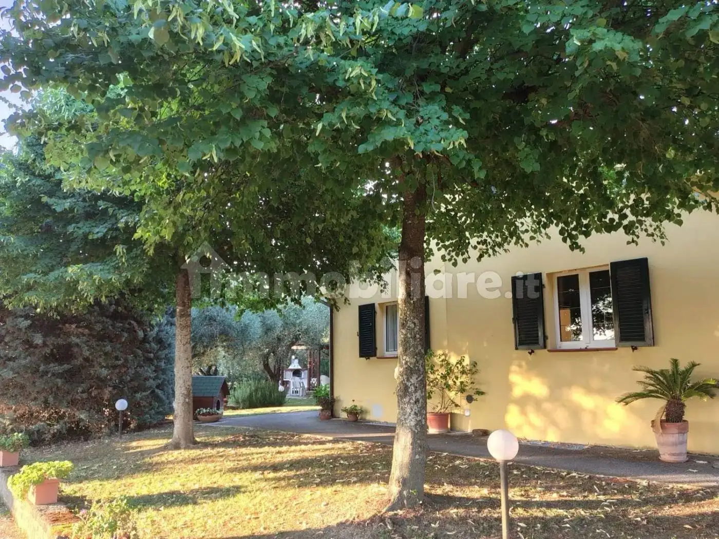 Villa in vendita a Montecosaro