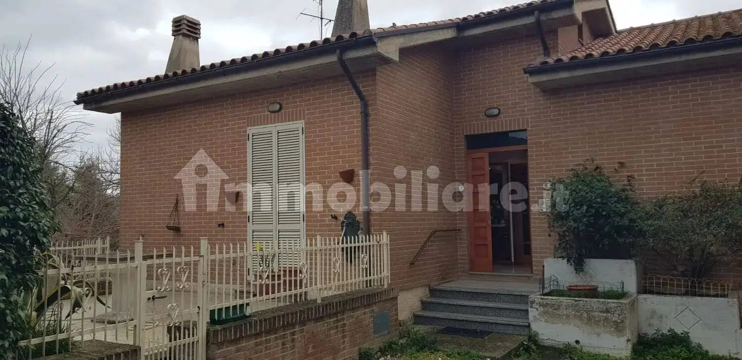 Villa in vendita a Cessapalombo