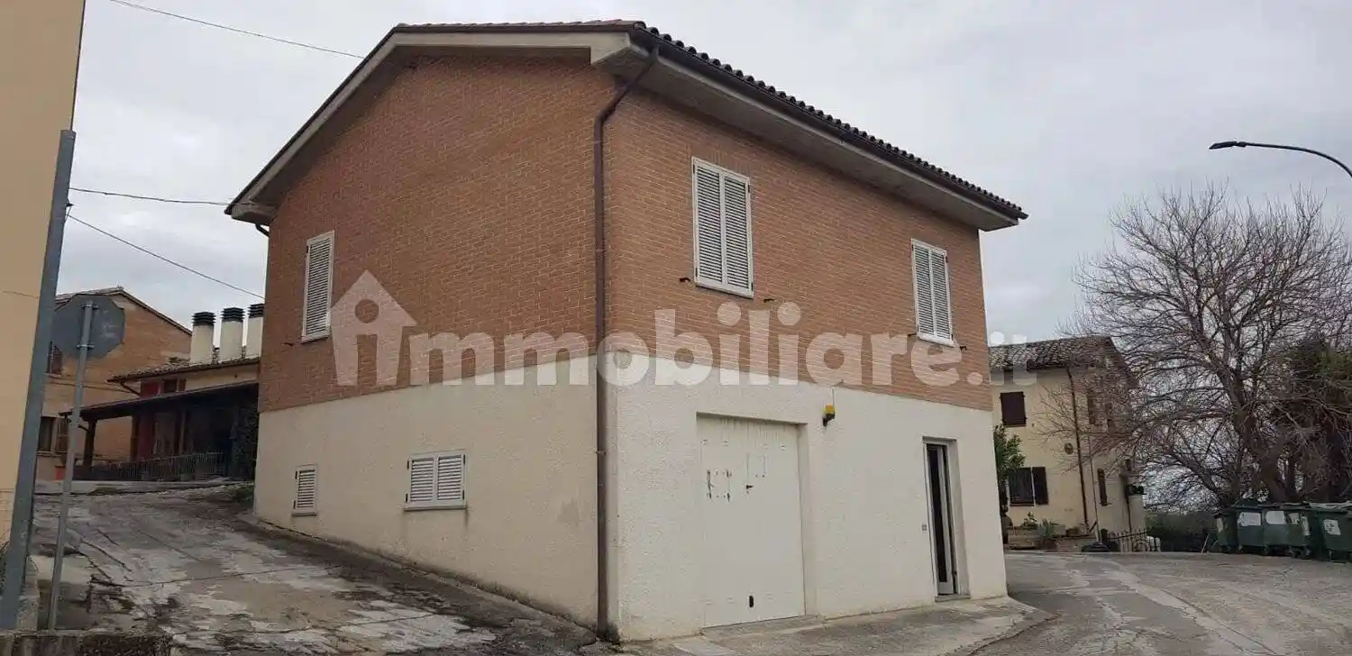 Villa unifamiliare via Giuseppe Garibaldi No Number, Centro, Cessapalombo - foto 3