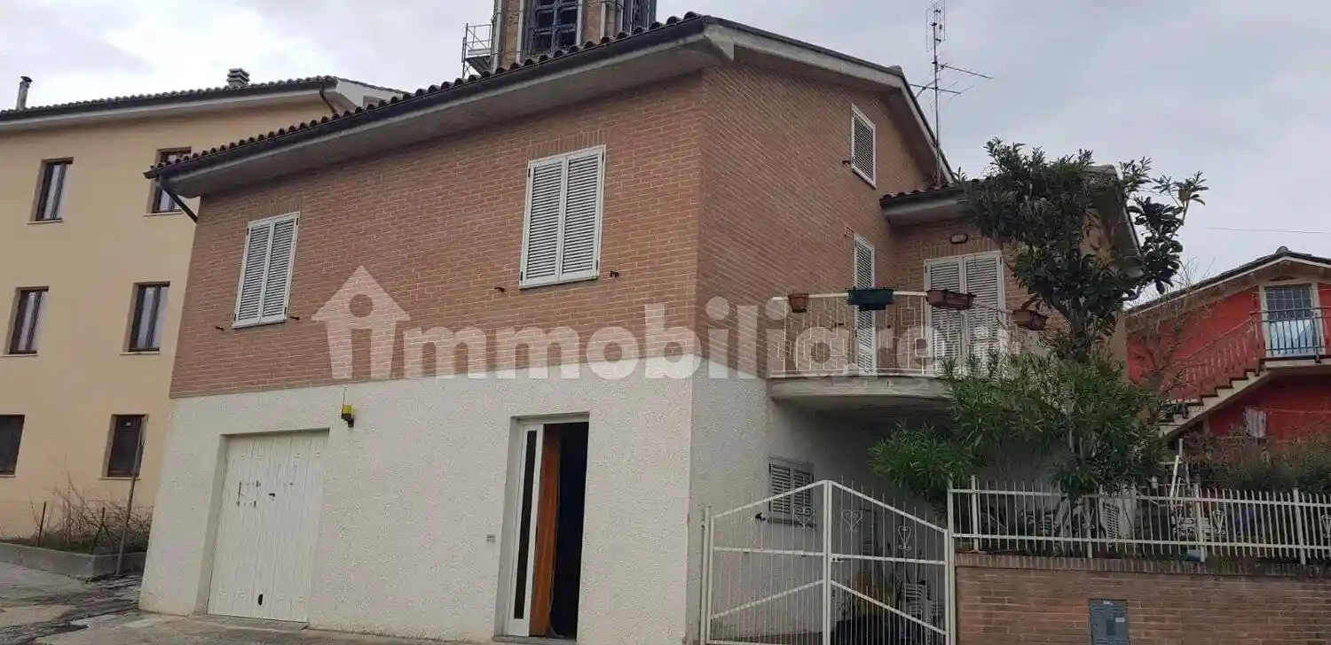 Villa unifamiliare via Giuseppe Garibaldi No Number, Centro, Cessapalombo - foto 4