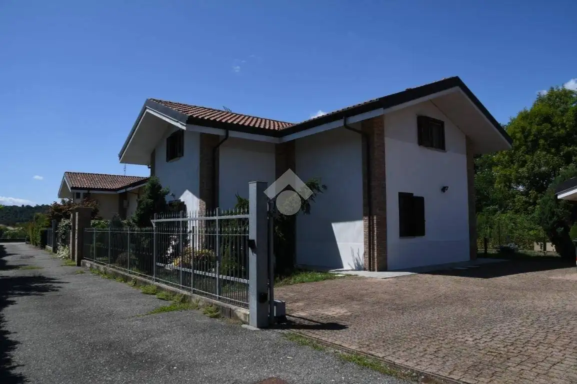 Villa in vendita a Front