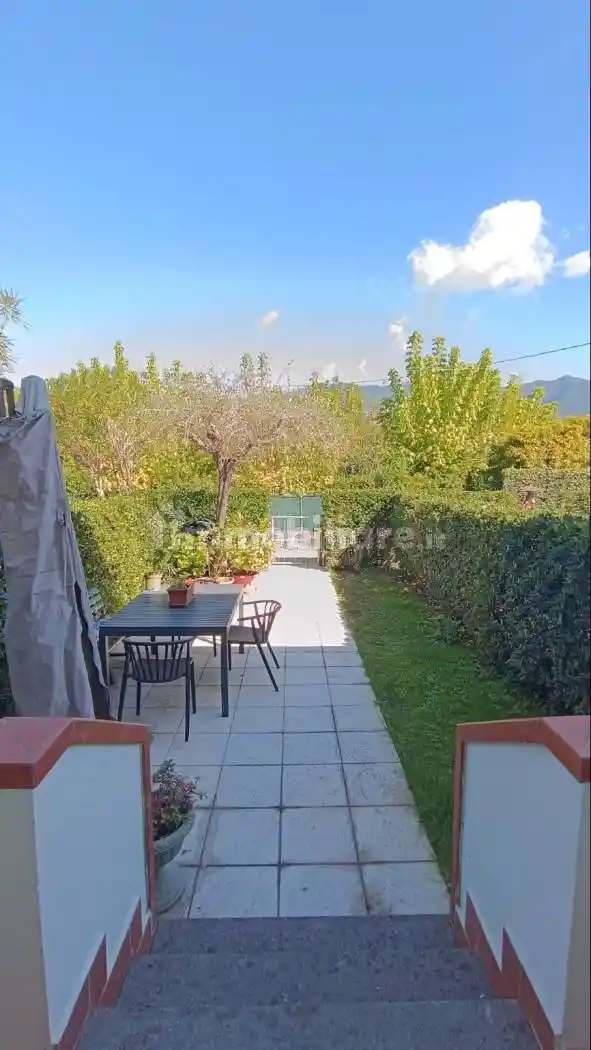 Villetta a schiera in vendita a Massa