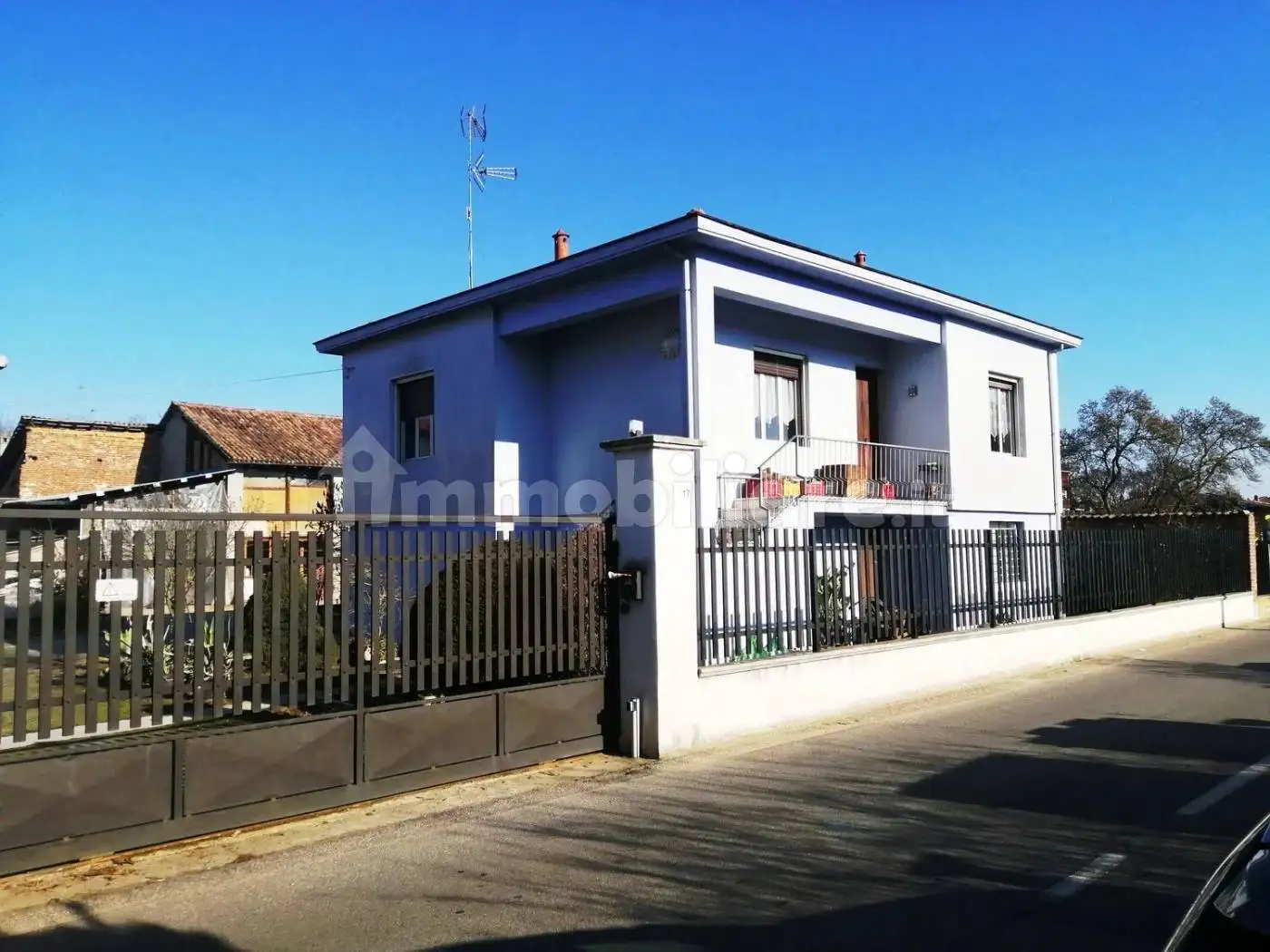 Villa in vendita a Parona