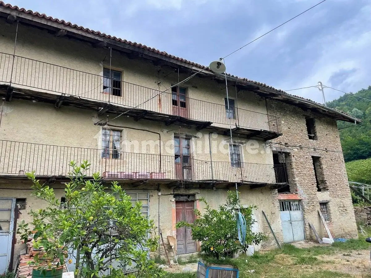 Rustico - Casale in vendita a Castino