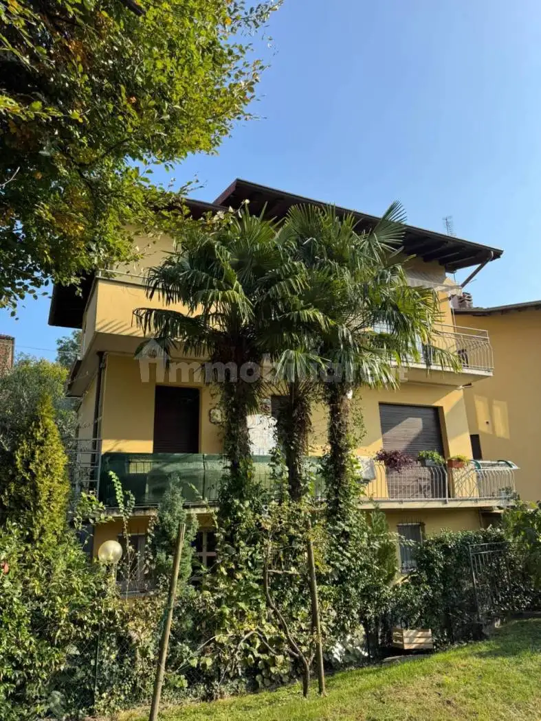 Casa indipendente in vendita a Longone al Segrino