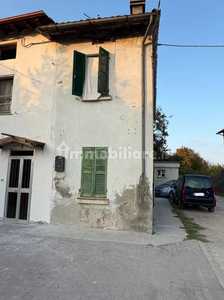 Terratetto unifamiliare 128 m², da ristrutturare, Ghiarole, Brescello - foto 2