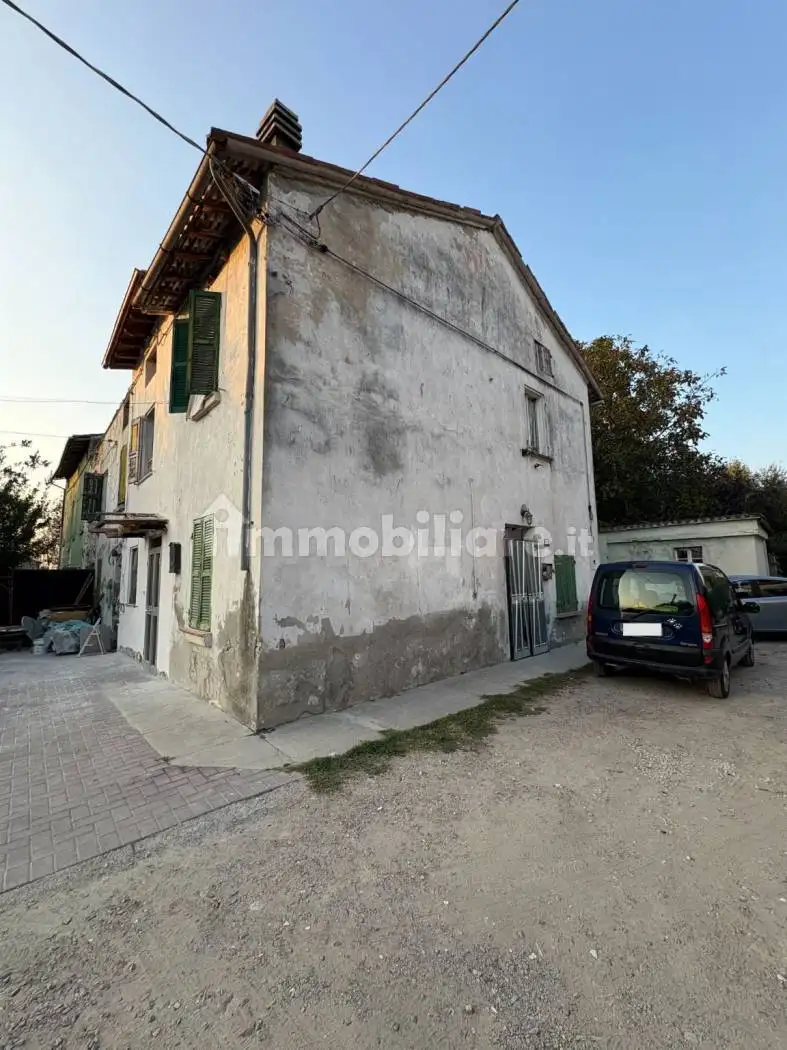 Terratetto unifamiliare 128 m², da ristrutturare, Ghiarole, Brescello - foto 4