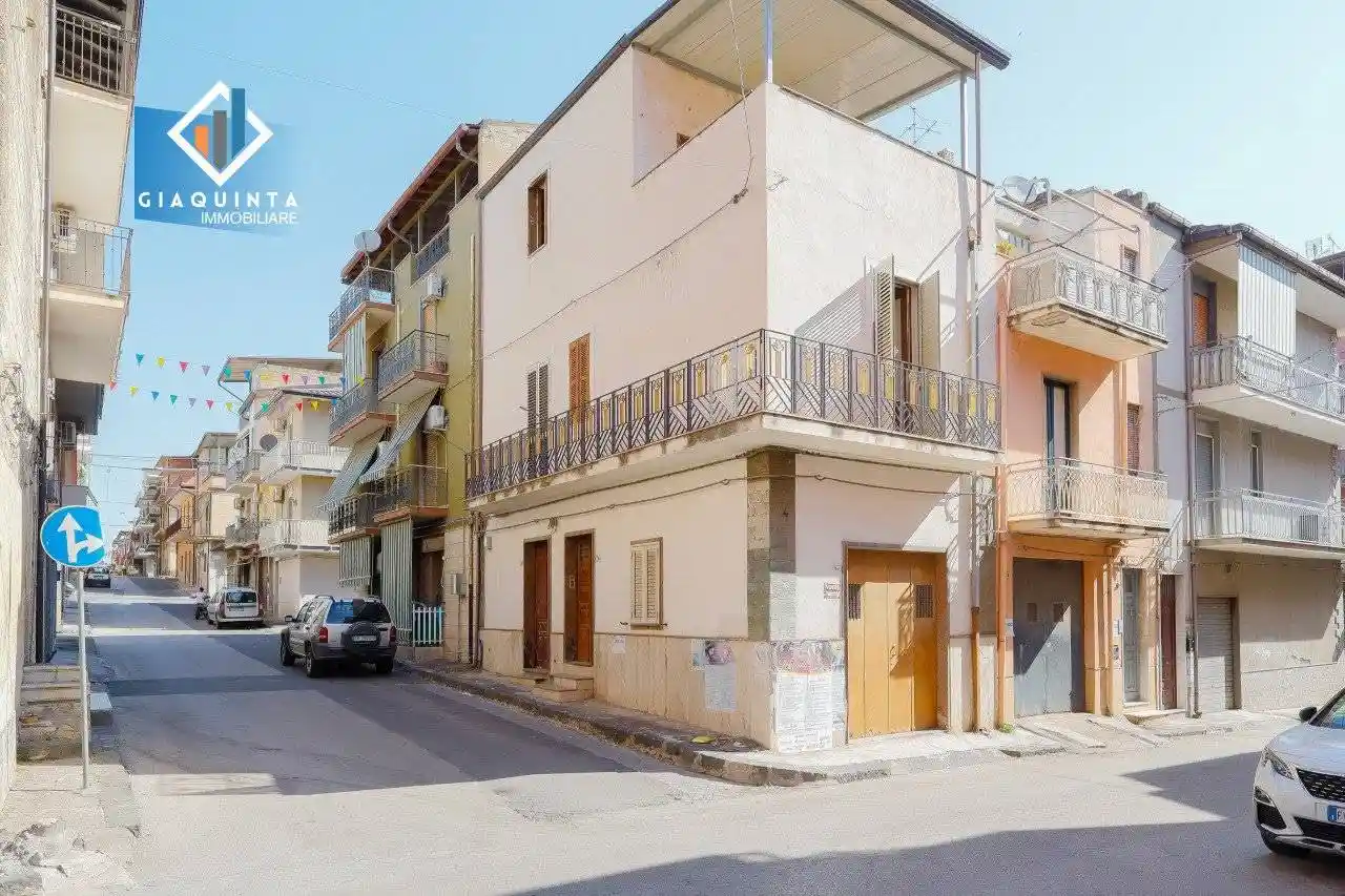 Casa indipendente in vendita a Palagonia