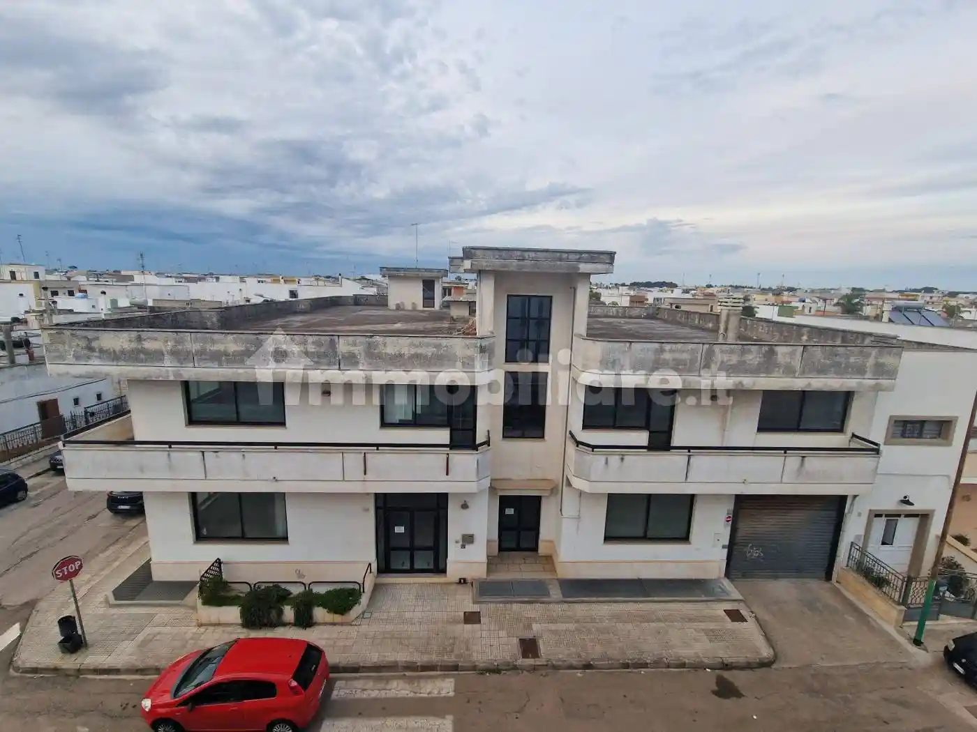 Palazzo - Edificio in Affitto - foto 2