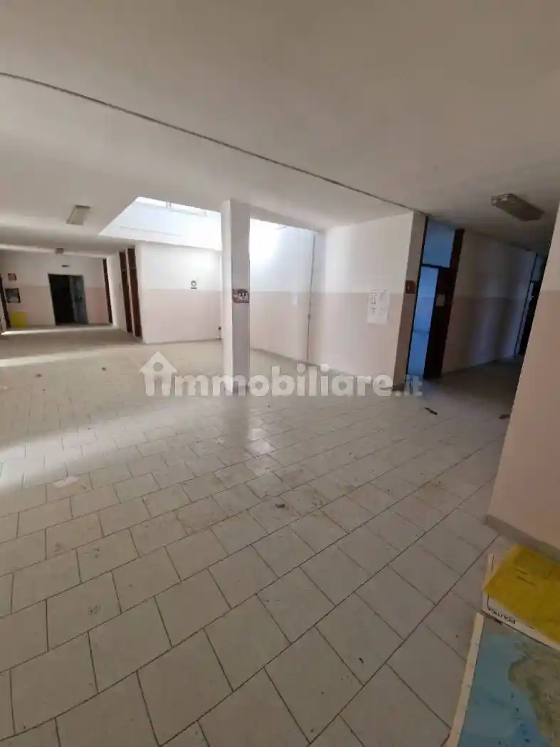 Palazzo - Edificio in Affitto - foto 5