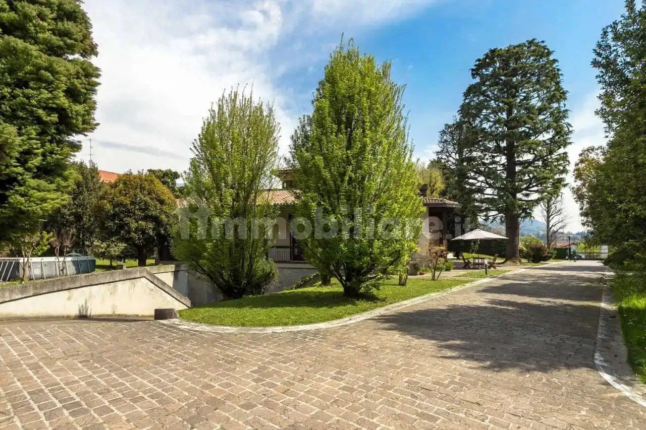 Villa unifamiliare via Postale Vecchia, Centro, Airuno - foto 3