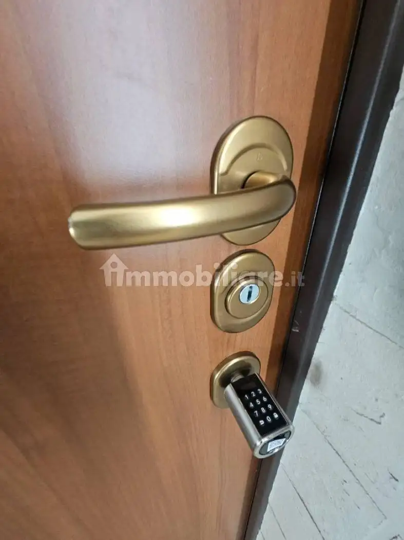 Trilocale via Fratelli Bronzetti 9, Belledo, Lecco - foto 5