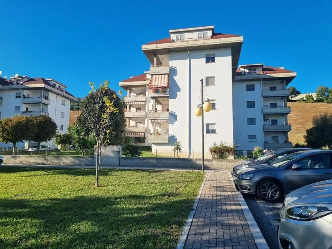 Quadrilocale via Ivan Graziani 12, Castelnuovo Vomano, Castellalto - foto 3