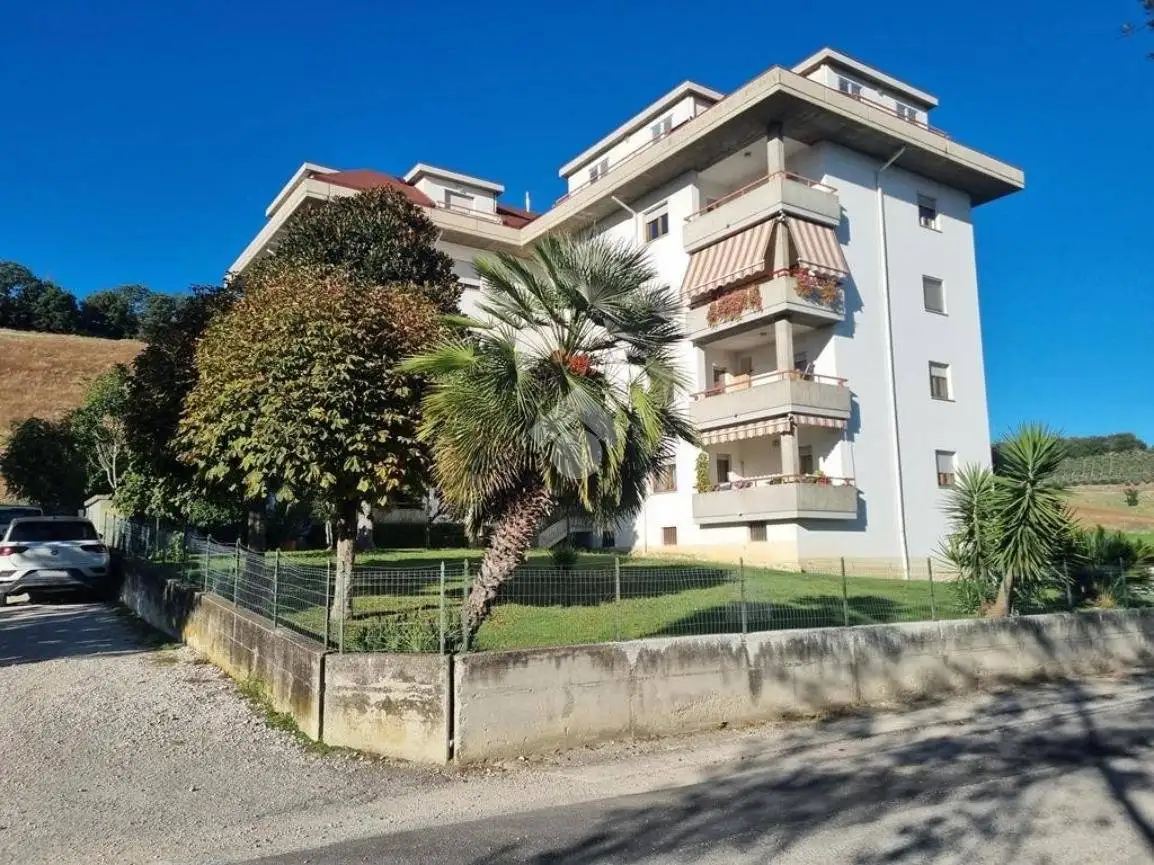 Quadrilocale via Ivan Graziani 12, Castelnuovo Vomano, Castellalto - foto 5