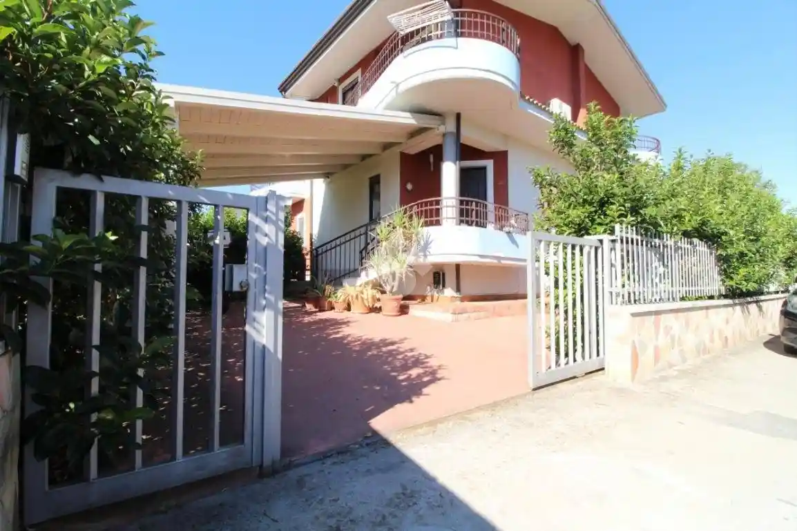 Villa bifamiliare via Tesori 21, Taverna, Montalto Uffugo - foto 2