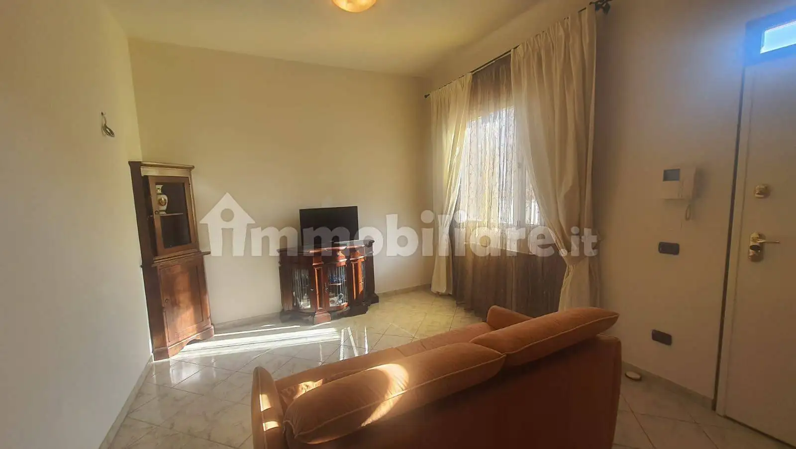 Casa indipendente in affitto a Campi Bisenzio