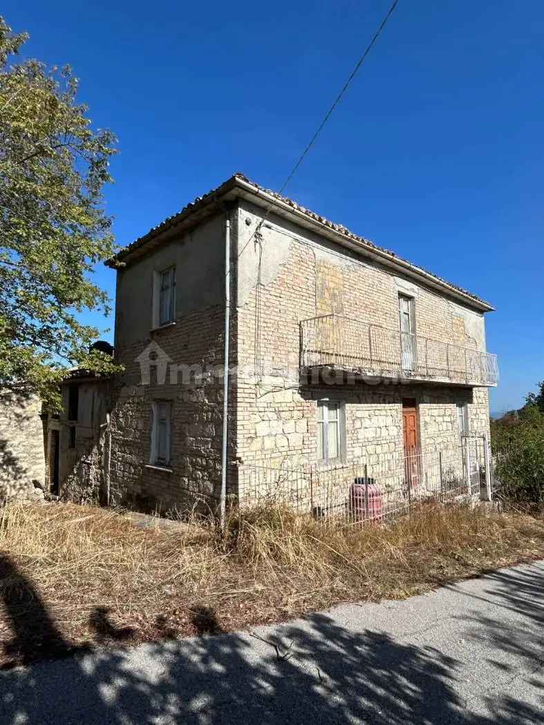 Casa indipendente in vendita a Serramonacesca