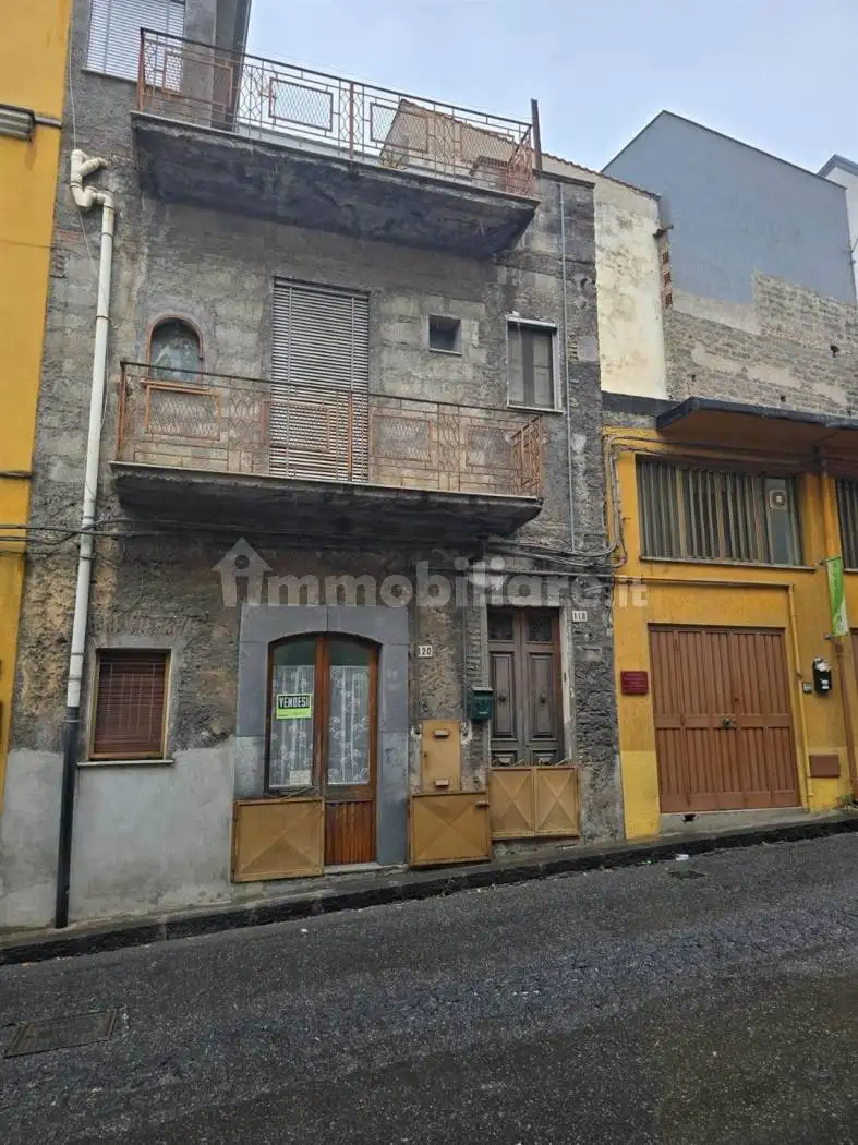 Terratetto unifamiliare 90 m², da ristrutturare, Bronte - foto 3