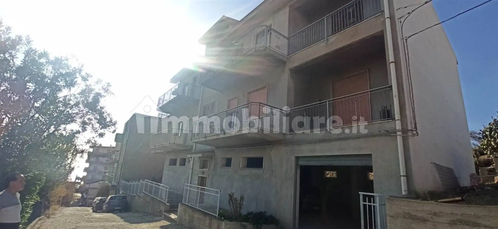 Palazzo - Edificio in vendita a Motta San Giovanni