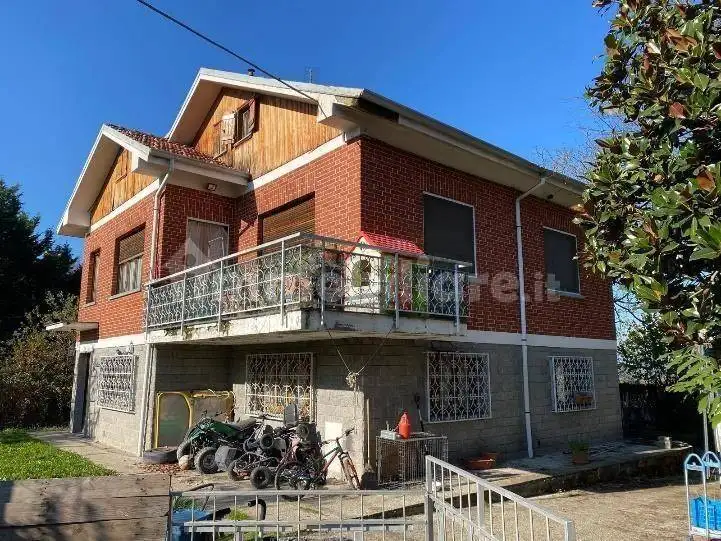 Villa in asta a Sciolze
