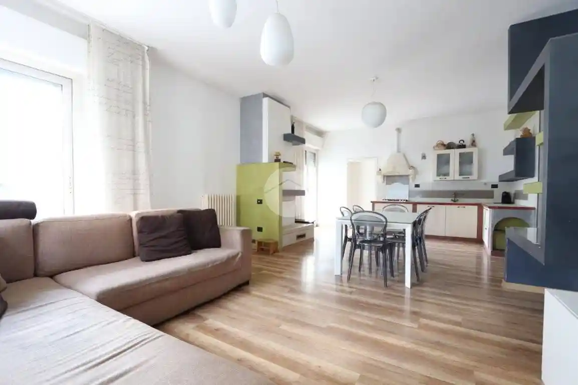 Quadrilocale via Emilia 2, Lungomare Marconi, Alba Adriatica - foto 2