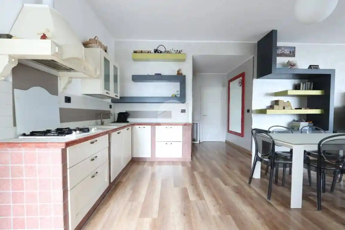 Quadrilocale via Emilia 2, Lungomare Marconi, Alba Adriatica - foto 5