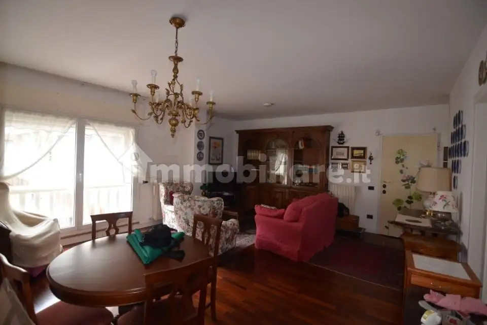 Quadrilocale via Carlo Cattaneo 54, Centro, Lecco - foto 2