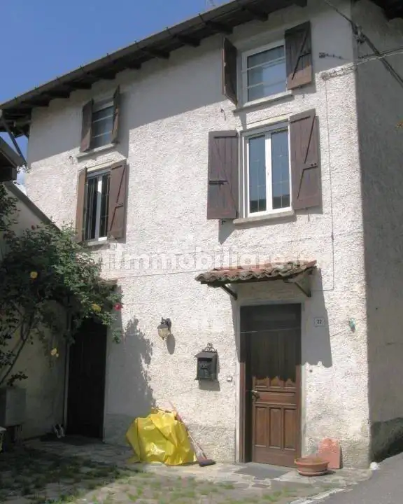 Casa indipendente in vendita a Santa Maria della Versa