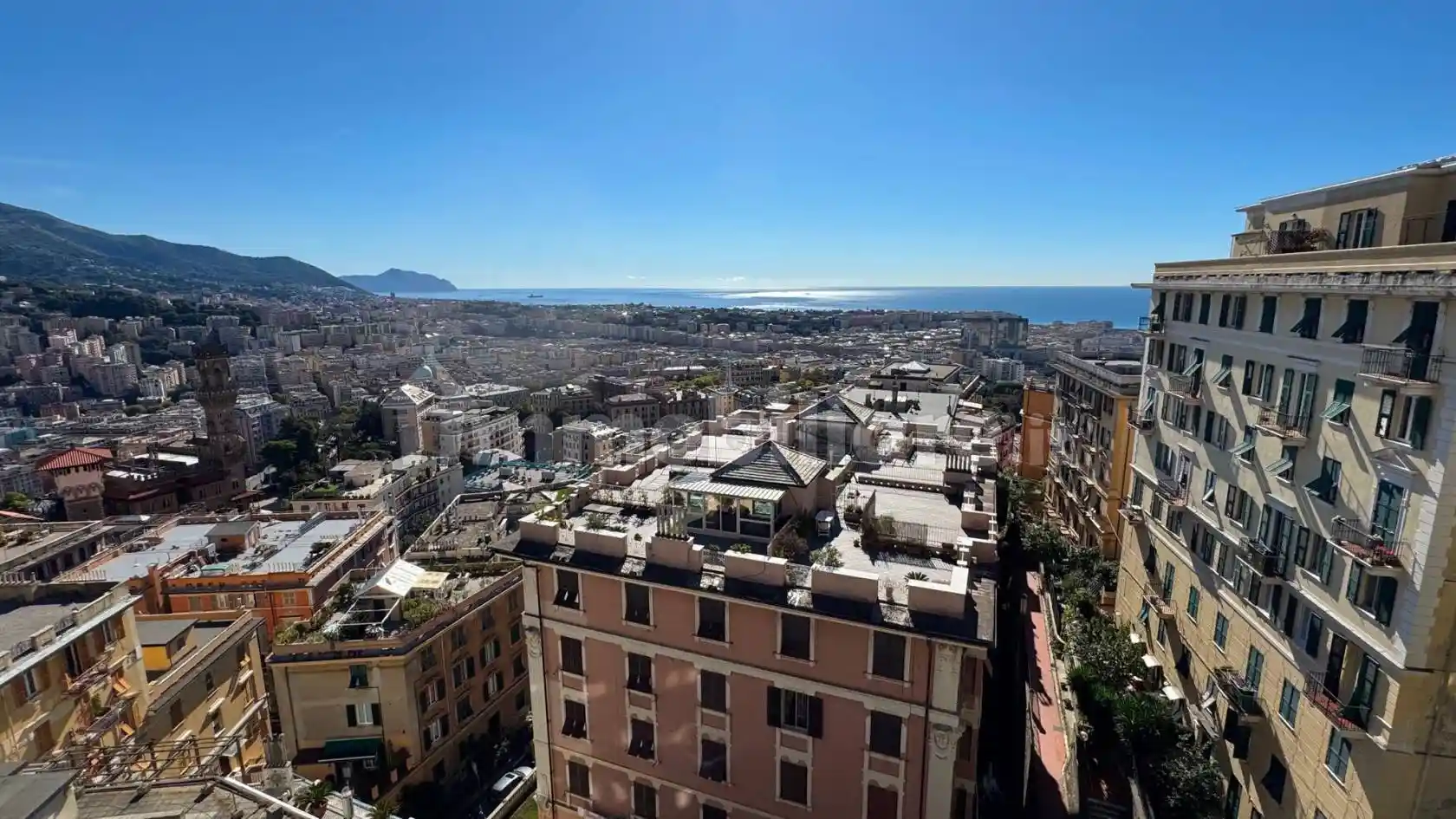 Appartamento in vendita a Genova