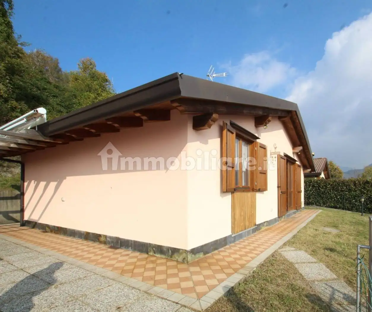 Villa in vendita a Camerata Cornello