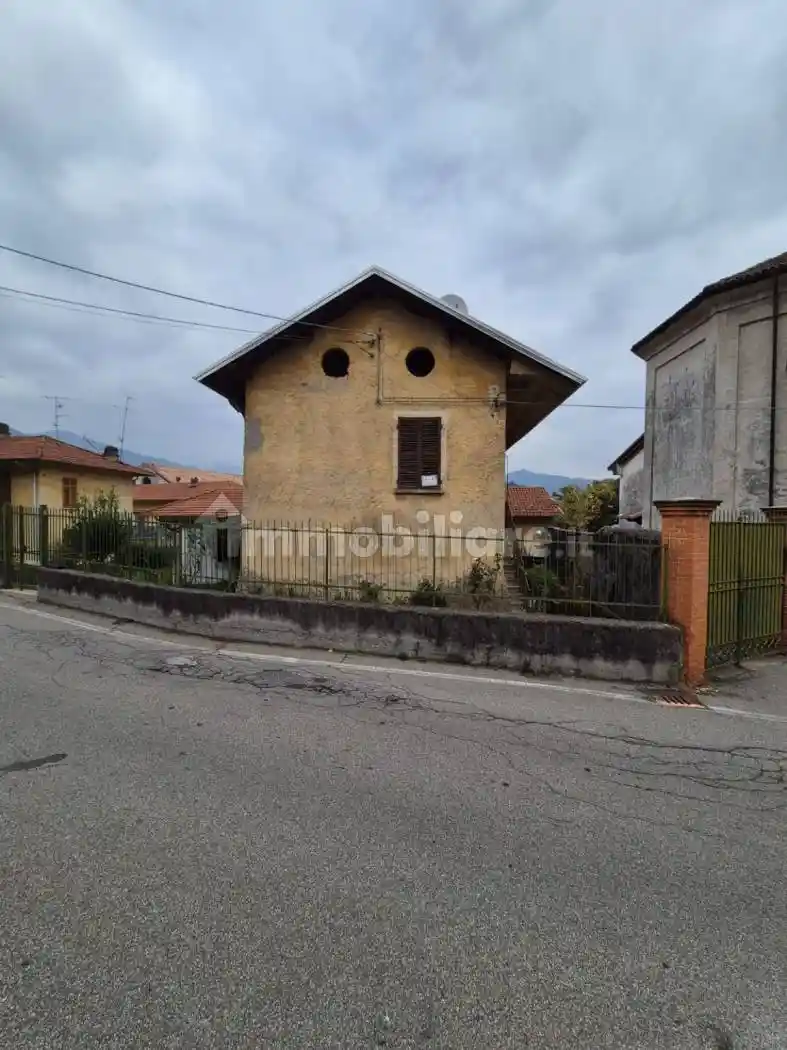 Casa indipendente in vendita a Borgosesia