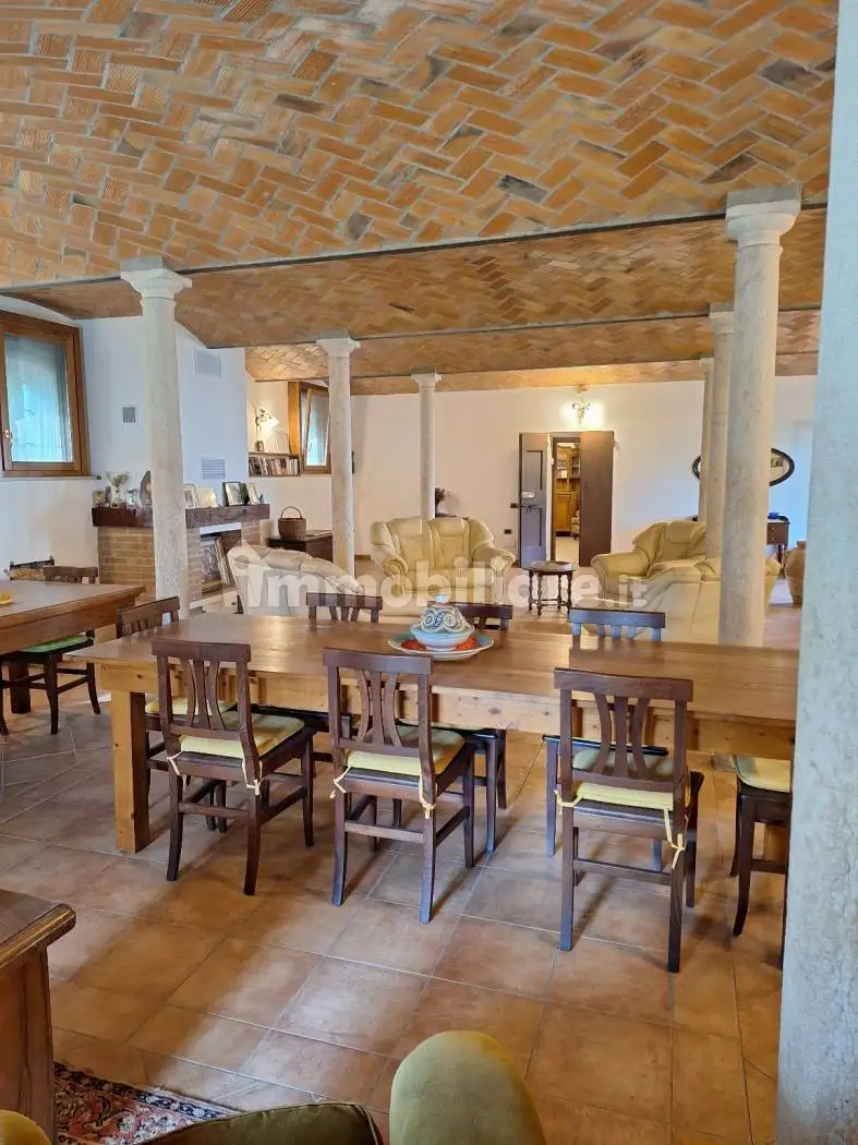 Rustico - Casale in vendita a Mantova