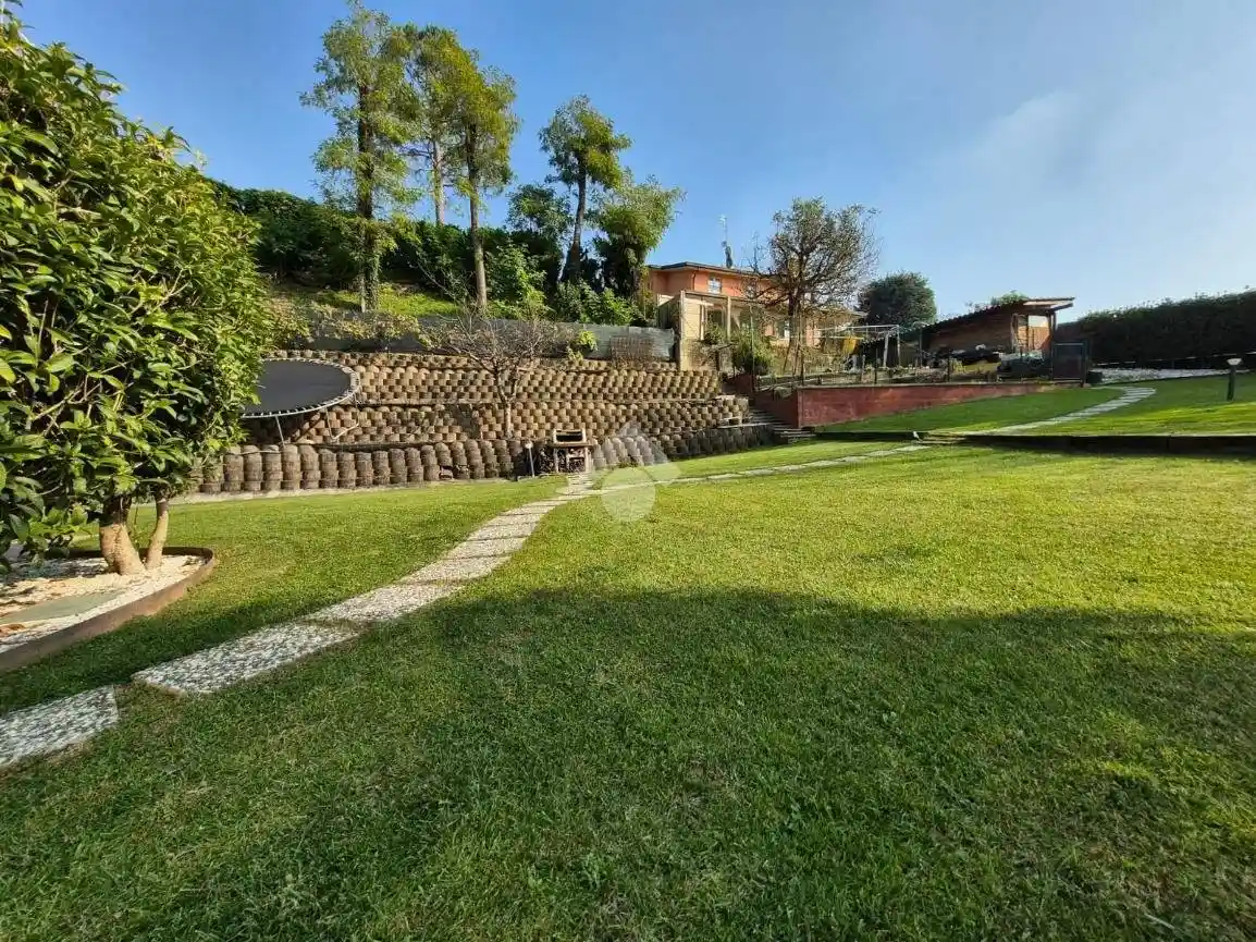 Villa unifamiliare via Alessandro Volta, Carugo - foto 4