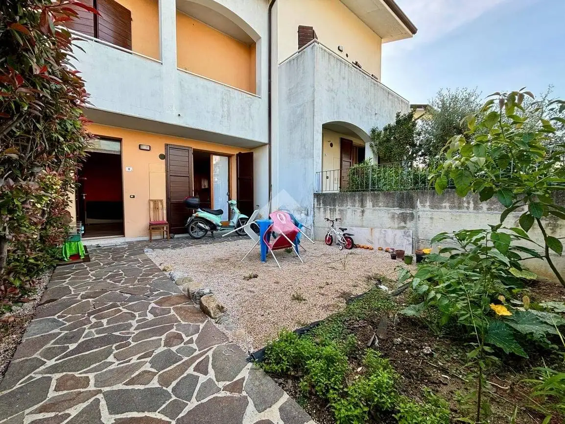 Appartamento in vendita a Borghi