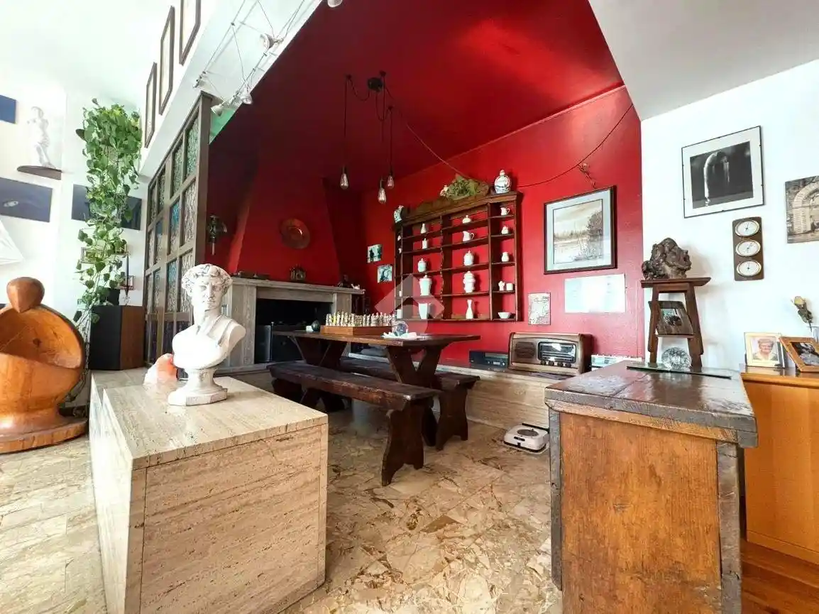 Villa in vendita a Sondrio