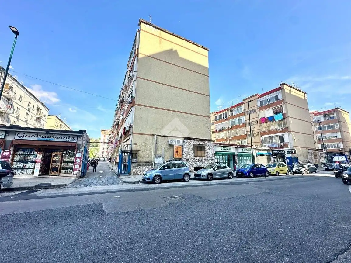Appartamento in vendita a Napoli