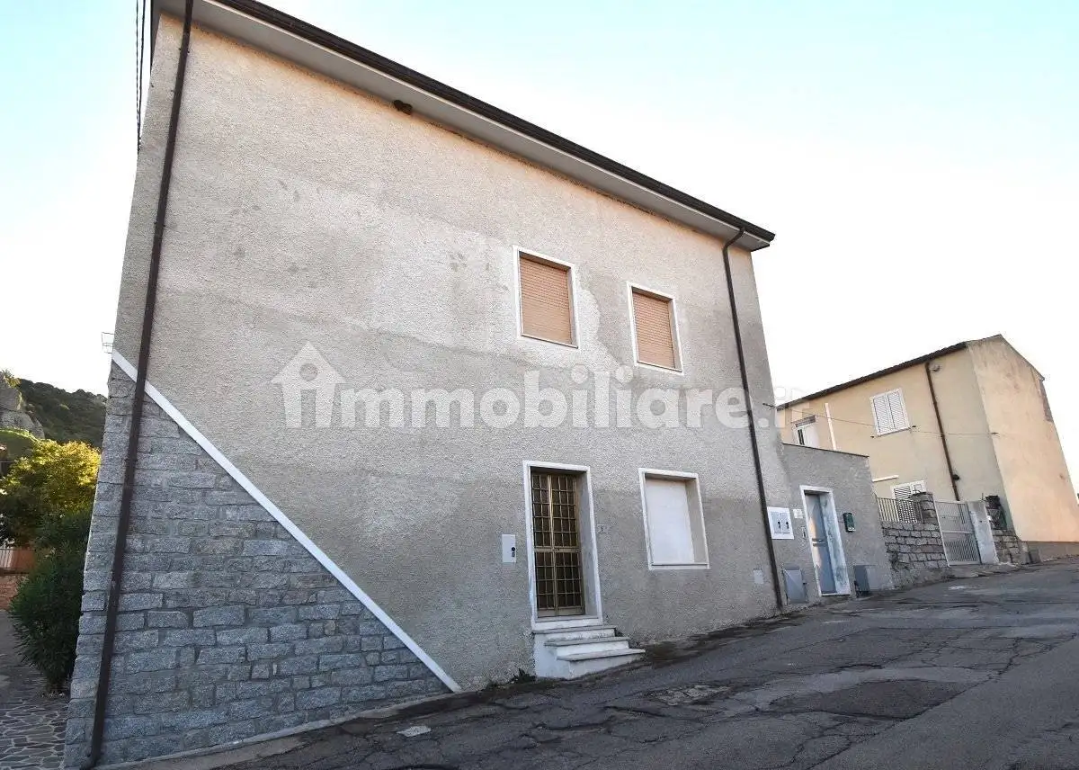 Appartamento in vendita a Monti