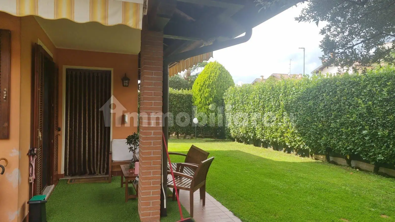 Villa in vendita a Pombia